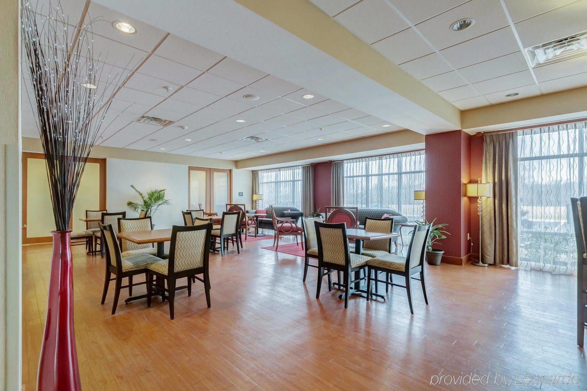 Hampton Inn St. Louis-Columbia Millstadt Junction Exterior photo